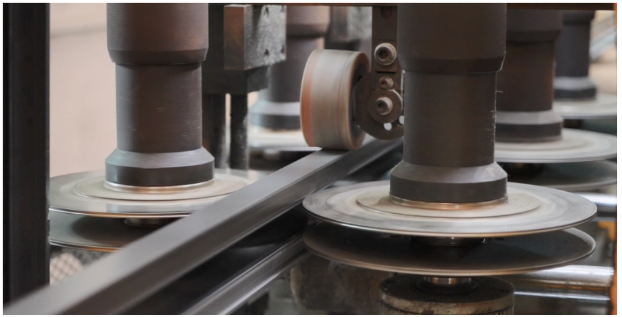 Phoenix Aluminiumtüren und Fenster |Die ursprüngliche Quellensteuerung durch die Streifenschalldämmung ist sicherer